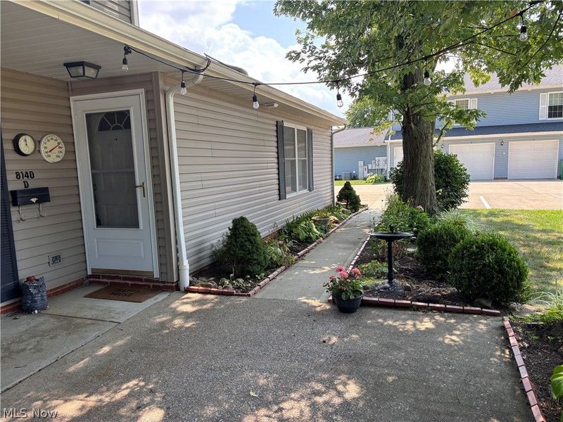 8140 Independence Drive, Mentor, OH 44060 Photo 2