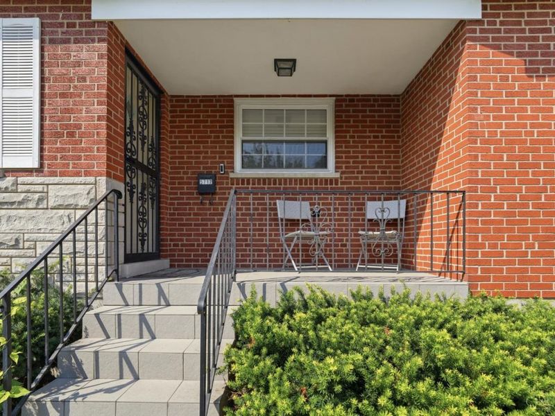 5717 Glow Court, Cincinnati, OH 45238 Photo 3