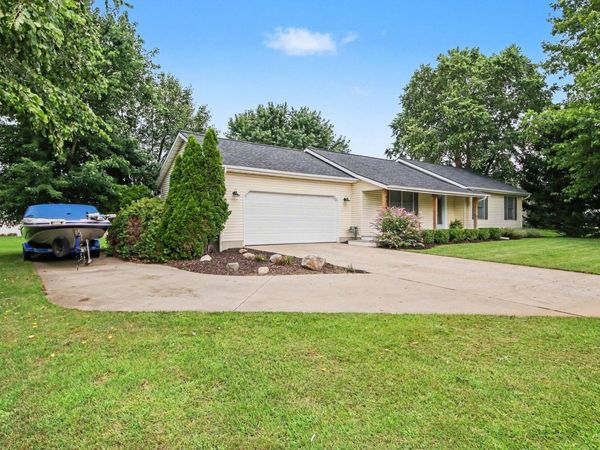 4318 Saturn Drive, Dorr, MI 49323