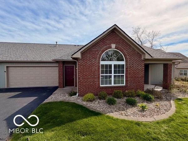 2712 Reflection Way , Greenwood, IN 46143