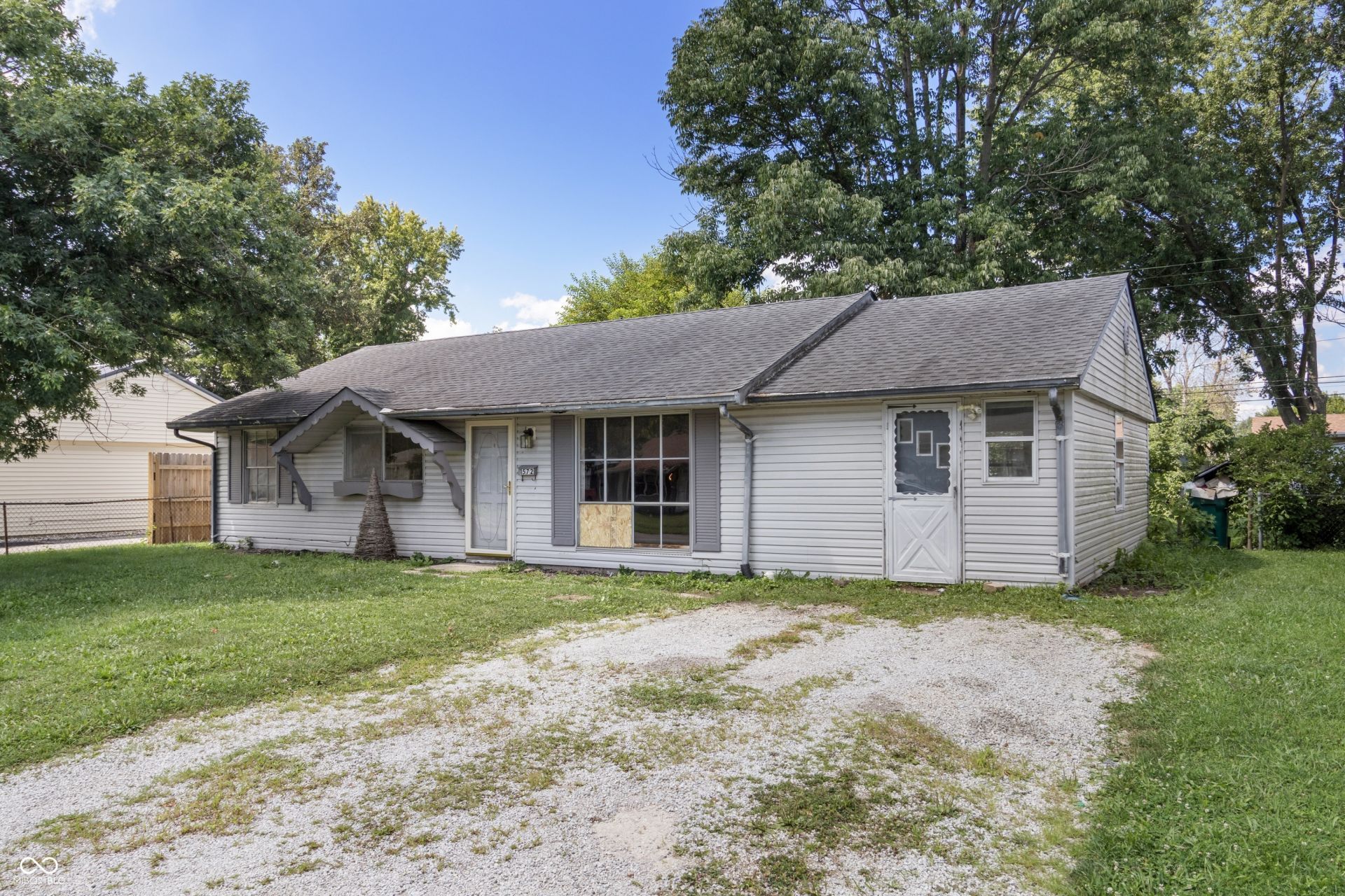 1572 Roberts Road, Franklin, IN 46131 Main Photo