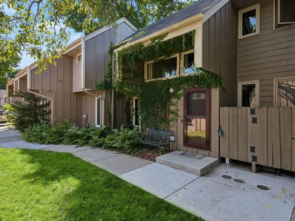 318 E 44th Street , Minneapolis, MN 55409
