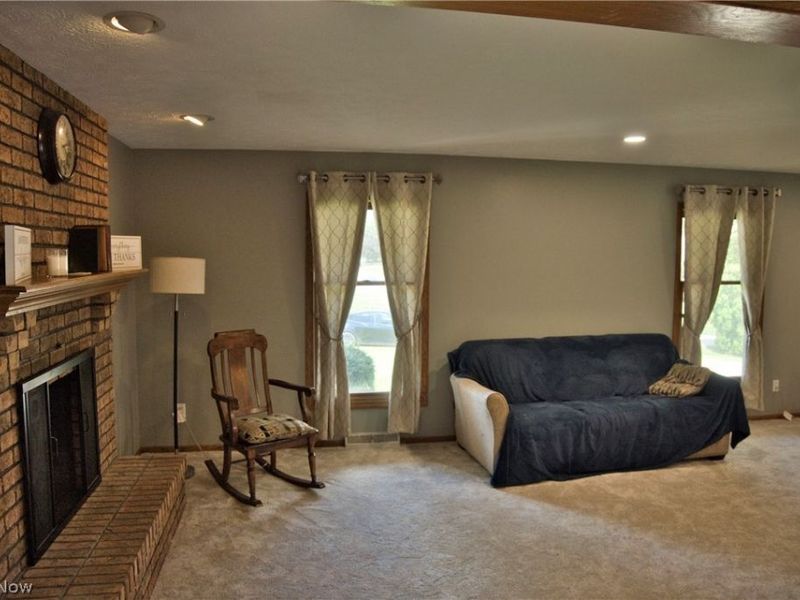 2758 Parkplace Drive , Uniontown, OH 44685 Photo 11