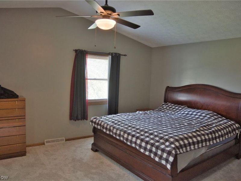 2758 Parkplace Drive , Uniontown, OH 44685 Photo 15