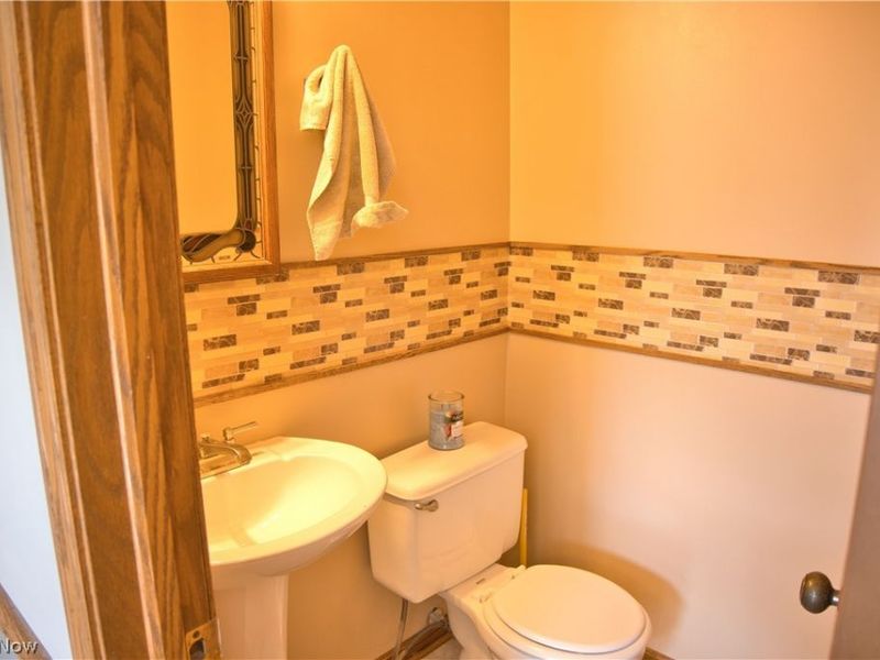 2758 Parkplace Drive , Uniontown, OH 44685 Photo 22