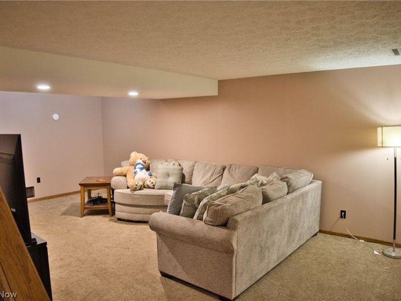 2758 Parkplace Drive , Uniontown, OH 44685 Photo 25