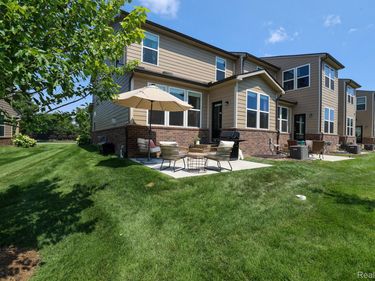 1983 Addison Circle, Commerce Township, Mi 48390