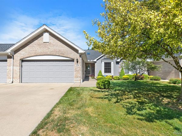 7348 Green Meadow Lane , Unit 9, Canton Township, Mi 48187