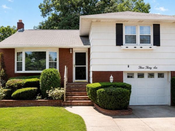 336 W Valley Stream Boulevard, Valley Stream, NY 11580