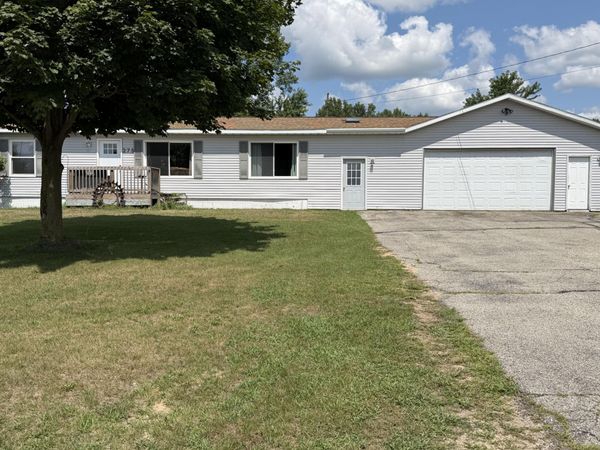 275 W 136th Street, Grant, MI 49327
