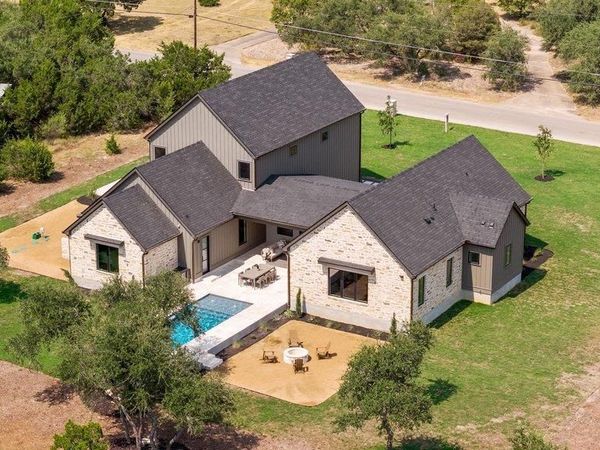 9207 Zyle RD, Austin, TX 78737