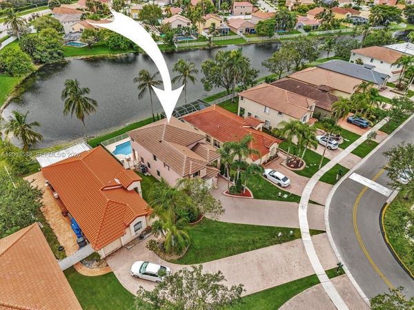 1385 NW 192nd Ter, Pembroke Pines, FL 33029