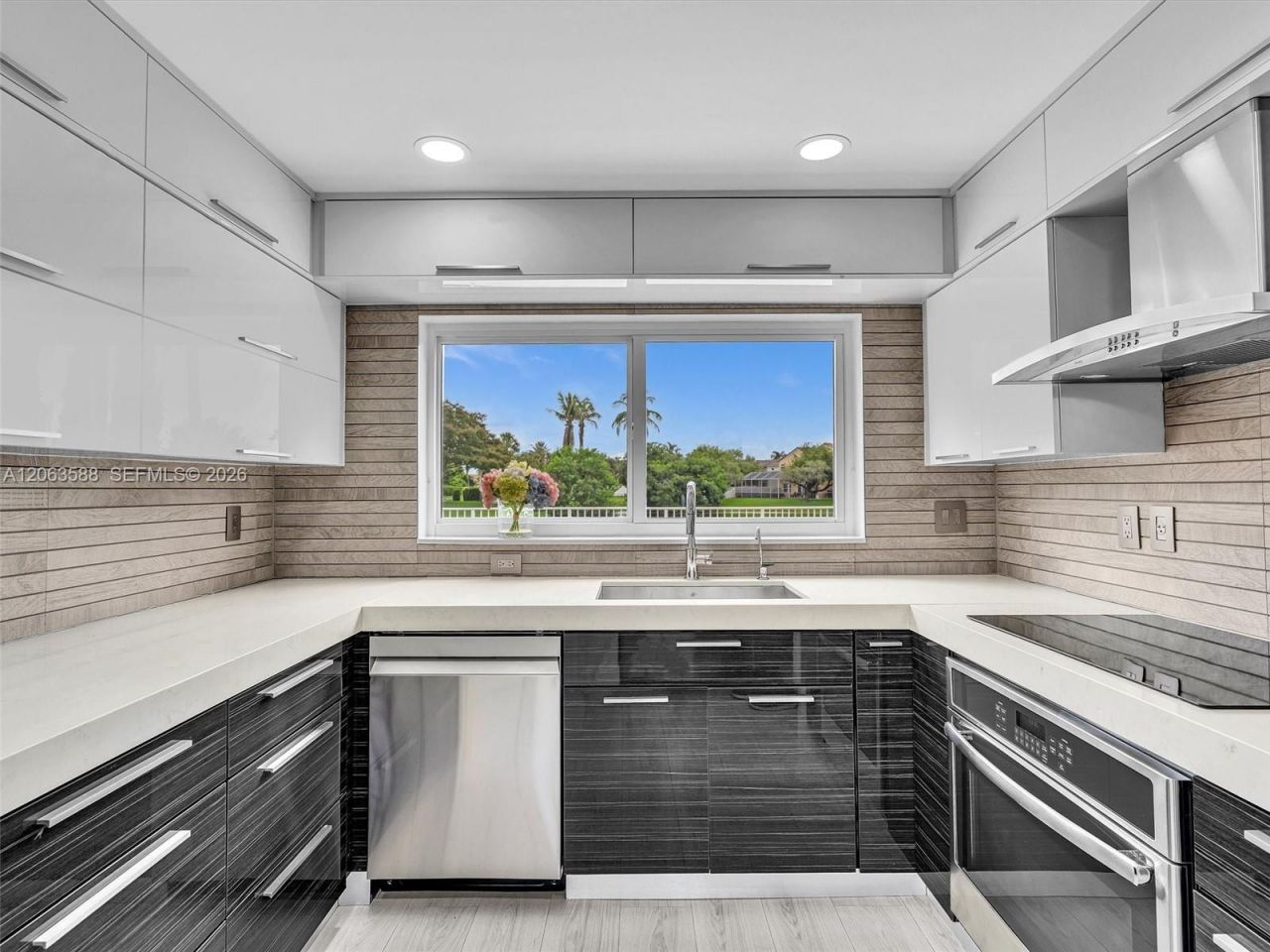 1385 NW 192nd Ter, Pembroke Pines, FL 33029 Photo