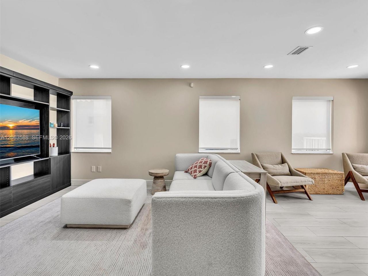 1385 NW 192nd Ter, Pembroke Pines, FL 33029 Photo