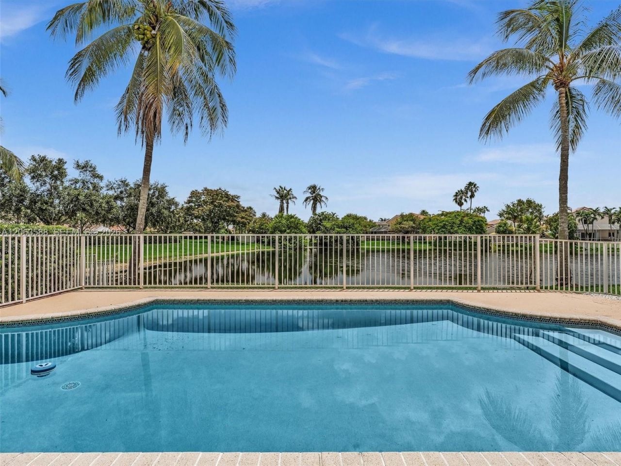 1385 NW 192nd Ter, Pembroke Pines, FL 33029 Photo