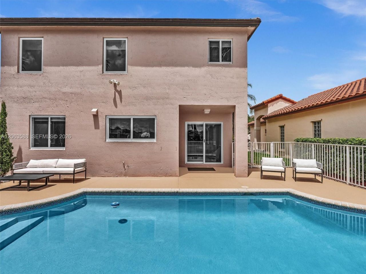 1385 NW 192nd Ter, Pembroke Pines, FL 33029 Photo