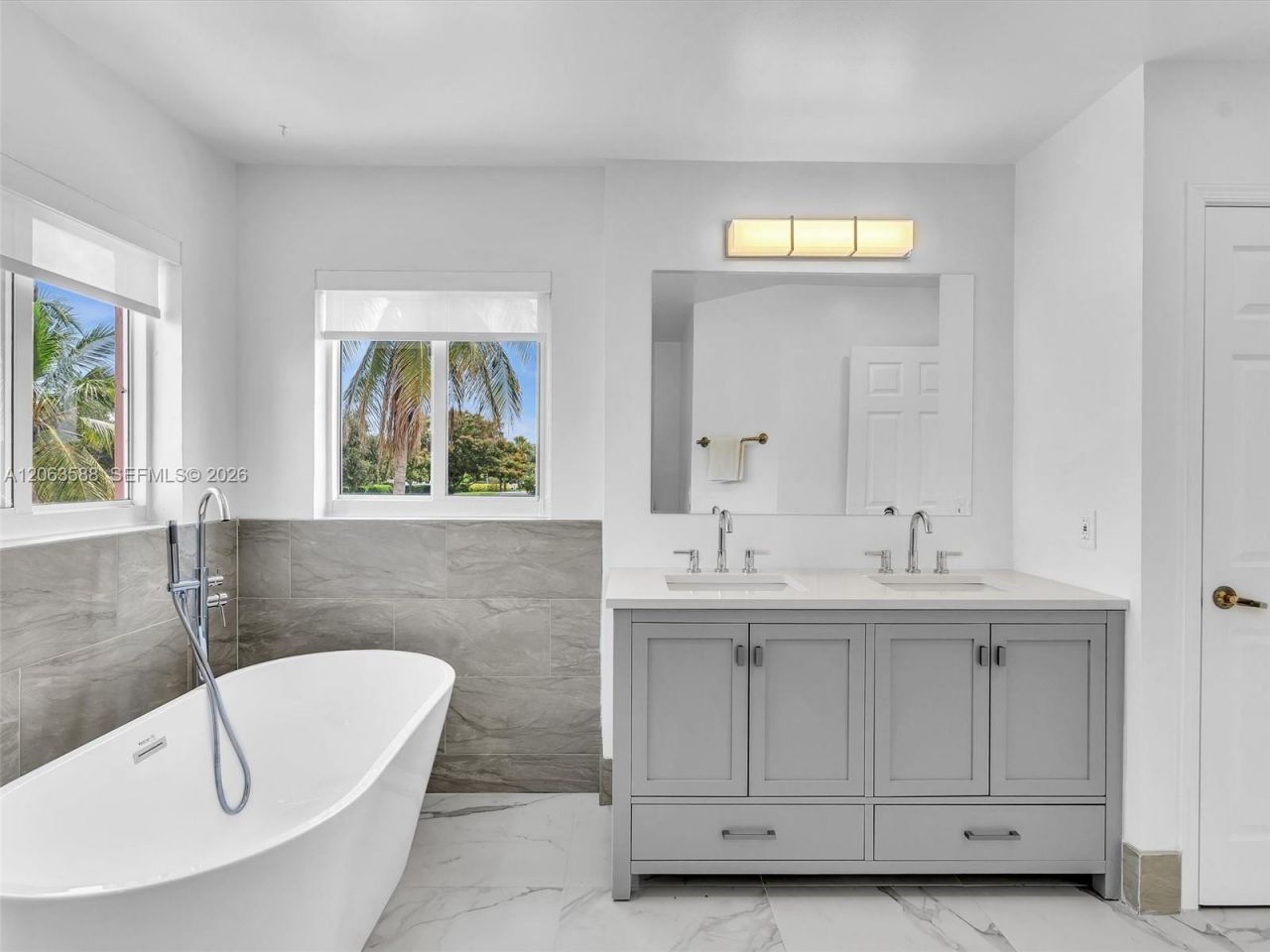1385 NW 192nd Ter, Pembroke Pines, FL 33029 Photo