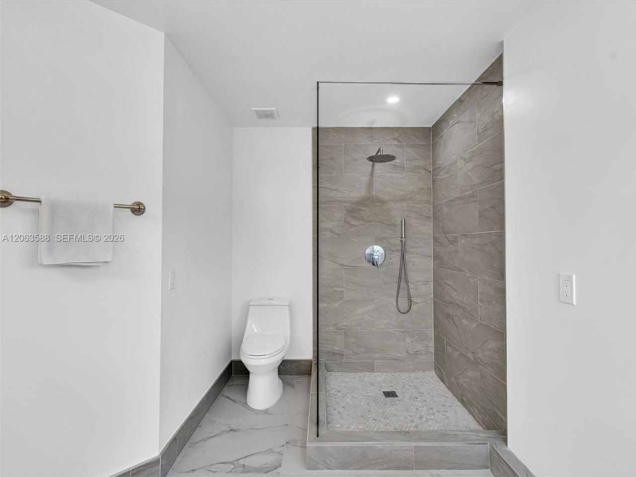 1385 NW 192nd Ter, Pembroke Pines, FL 33029 Photo