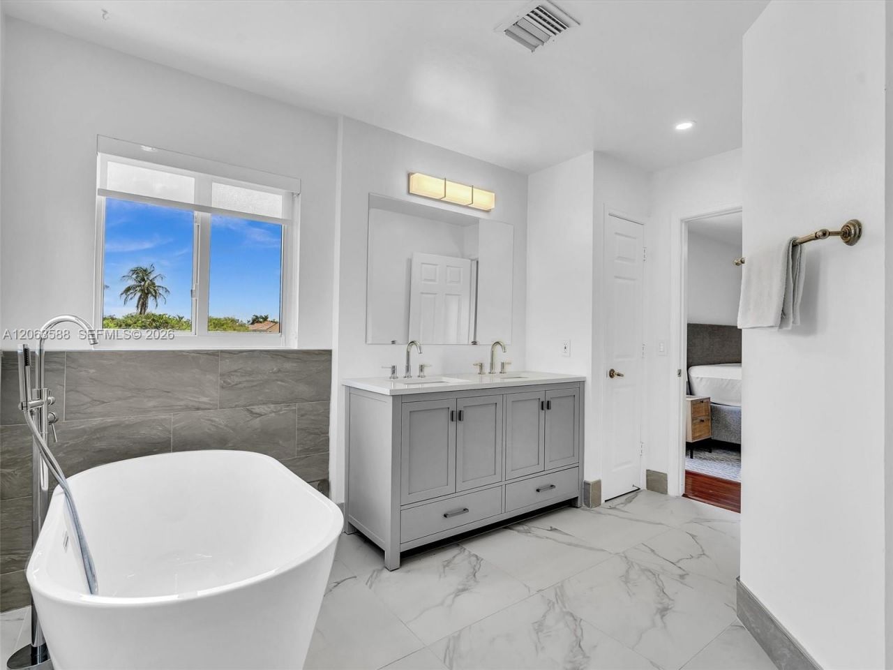 1385 NW 192nd Ter, Pembroke Pines, FL 33029 Photo