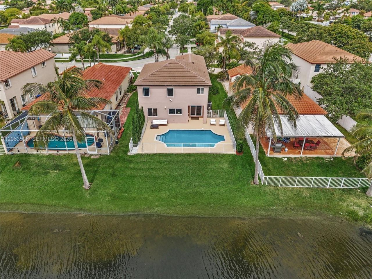 1385 NW 192nd Ter, Pembroke Pines, FL 33029 Photo
