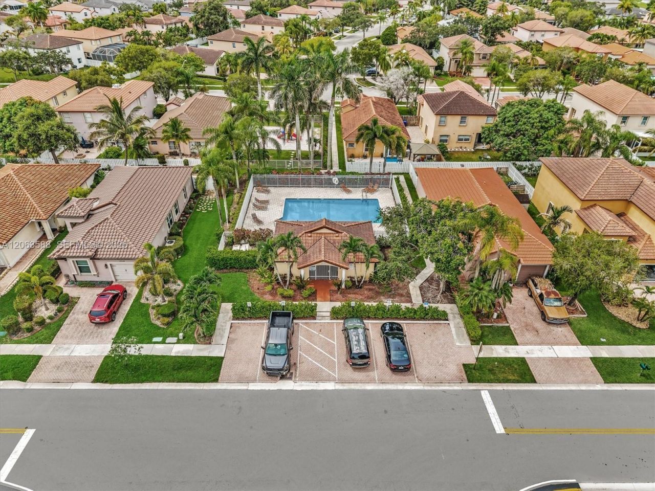 1385 NW 192nd Ter, Pembroke Pines, FL 33029 Photo