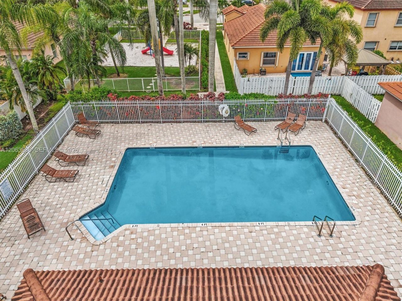 1385 NW 192nd Ter, Pembroke Pines, FL 33029 Photo