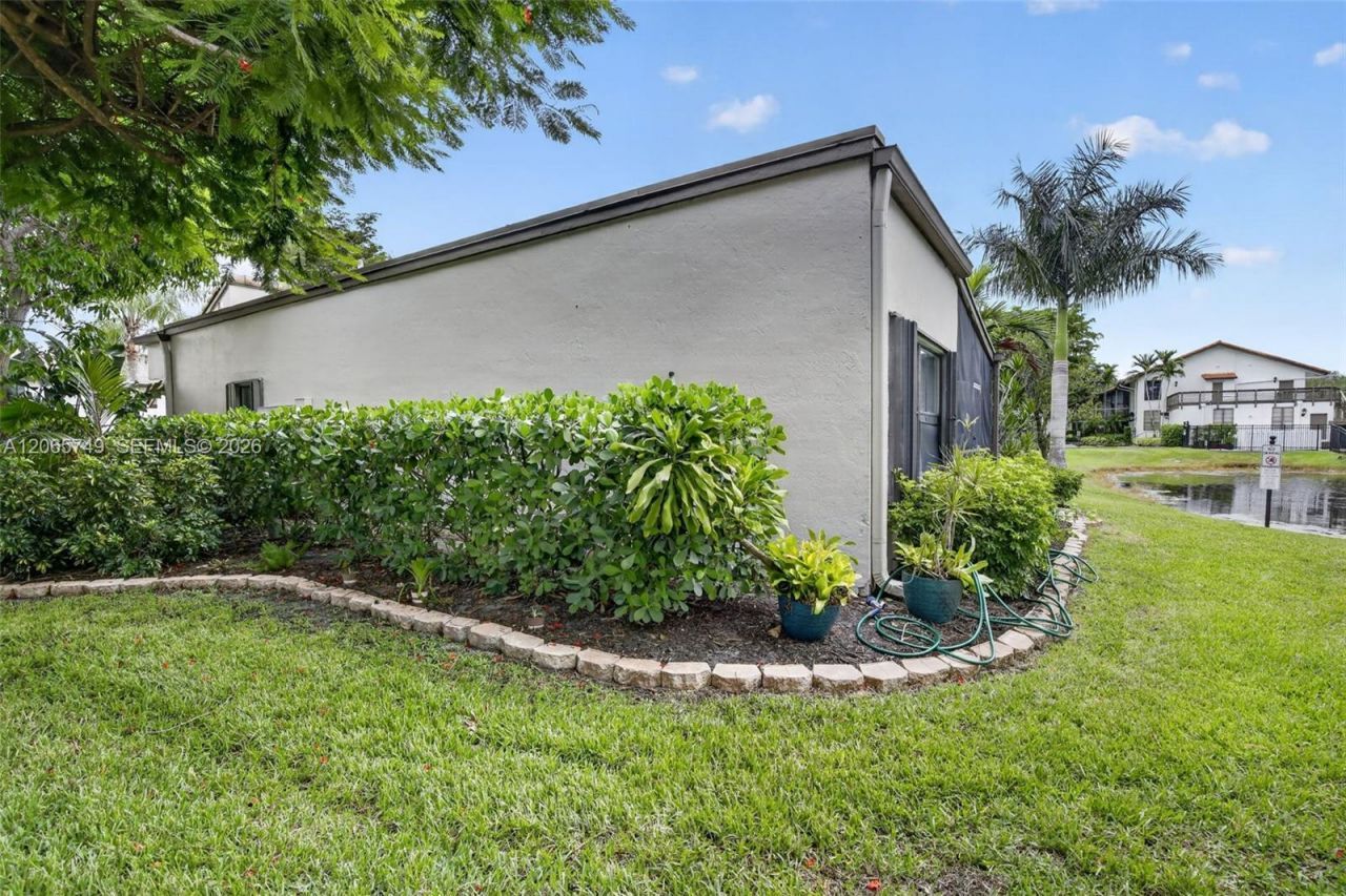 958 Mockingbird Ln , Unit 515, Plantation, FL 33324 Photo