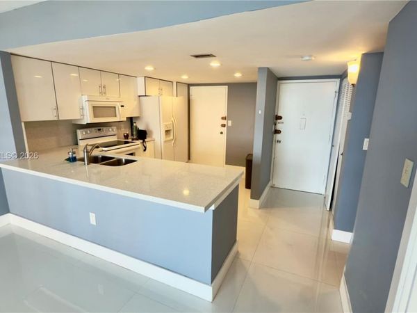 1351 NE Miami Gardens Dr , Unit 422E, Miami, FL 33179