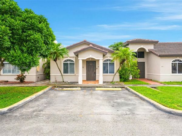 18751 NW 84th Pl , Unit 505-5, Hialeah, FL 33015
