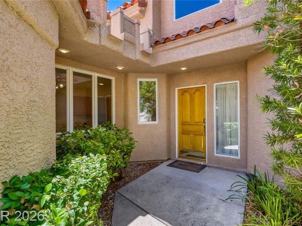 8275 Round Hills Circle, Las Vegas, NV 89113