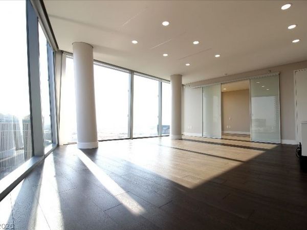 3722 Las Vegas Boulevard , Unit 3004, Las Vegas, NV 89158