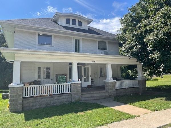 114 E Lincoln Street , Saybrook, IL 61770