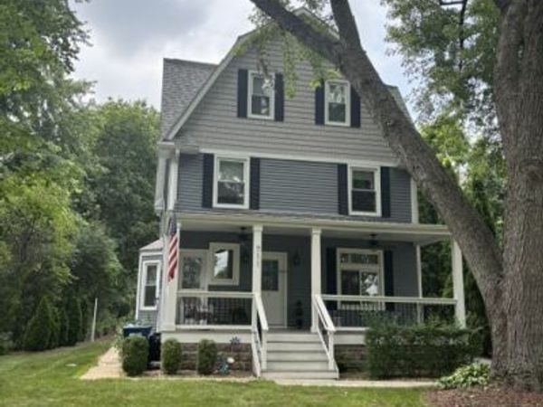 711 S 4th Street, Unit 1, St. Charles, IL 60174