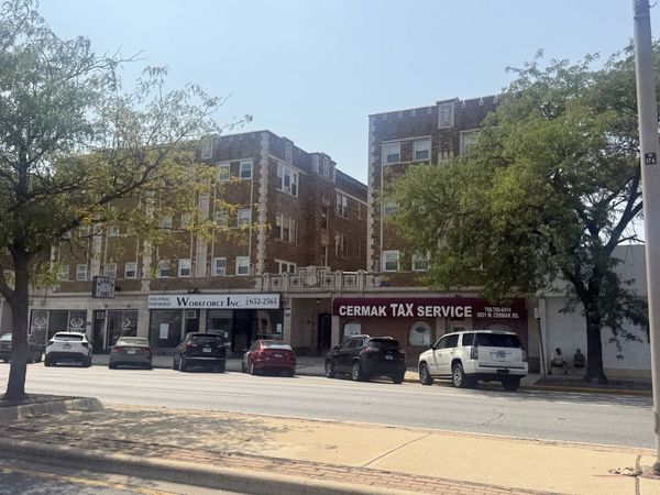 5011 W Cermak Road , Unit 27, Cicero, IL 60804