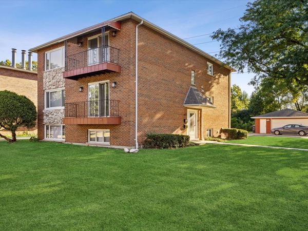801 Barnsdale Road, Unit 2, La Grange Park, IL 60526