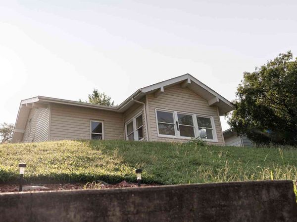 1705 5TH Street , Rock Island, IL 61201