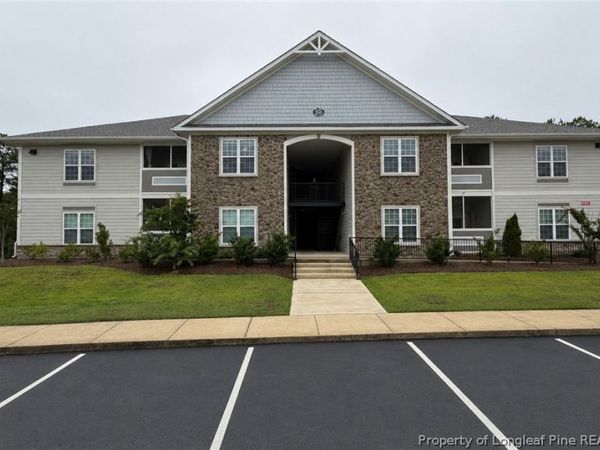 260 Gallery Drive, Unit 301, Spring Lake, NC 28390