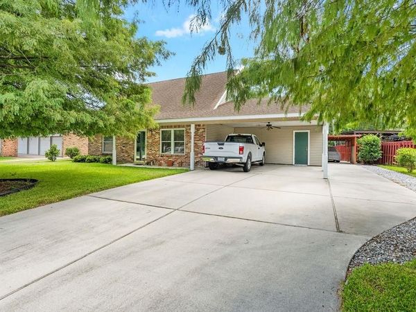 131 FOUNTAIN Drive , Slidell, LA 70458