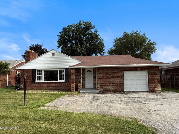 2653 Luverne Avenue , Oregon, OH 43616