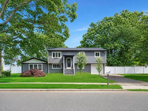 41 Madison Avenue , Amityville, NY 11701