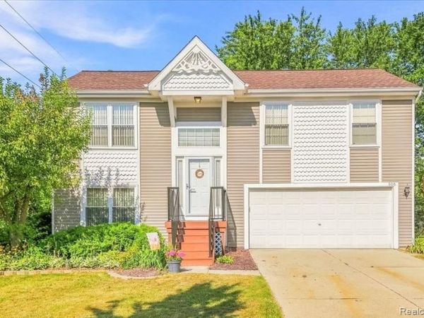 606 Thornhill Court , Belleville, Mi 48111