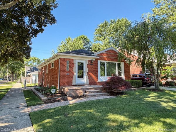 20950 Country Club Drive, Harper Woods, Mi 48225