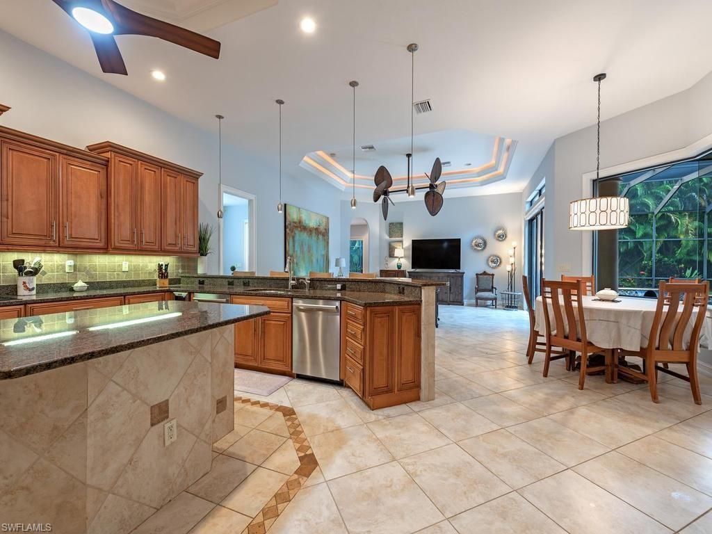 14636 Beaufort Cir, Naples, FL 34119 Photo