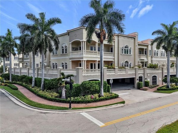 625 6th AVE S, Unit B301, NAPLES, FL 34102