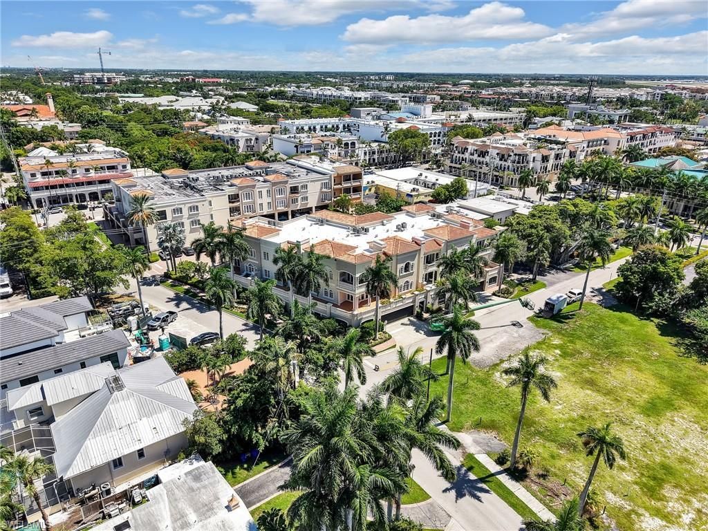 625 6th Ave S, Unit B301, Naples, FL 34102 Photo
