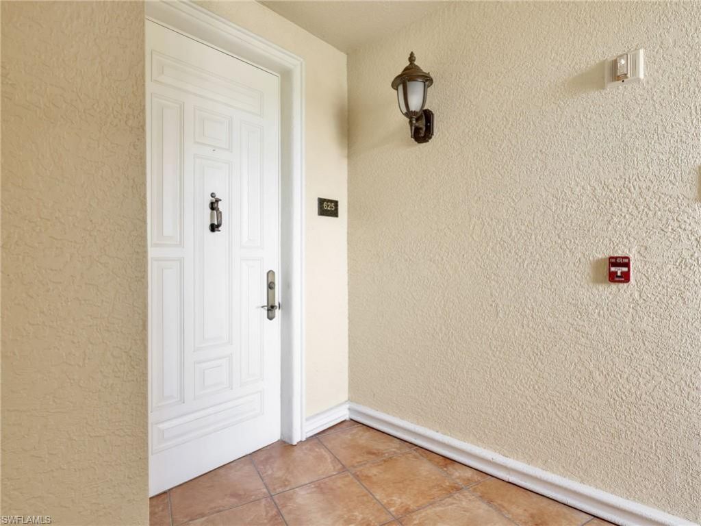 625 6th Ave S, Unit B301, Naples, FL 34102 Photo