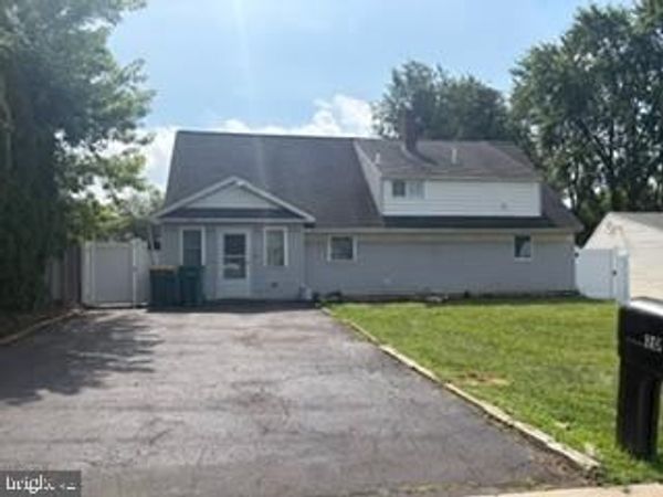 20 INWOOD ROAD , LEVITTOWN, PA 19057