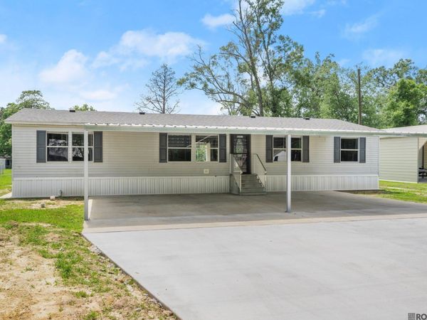 18603 Scivicque Ln, Port Vincent, LA 70726