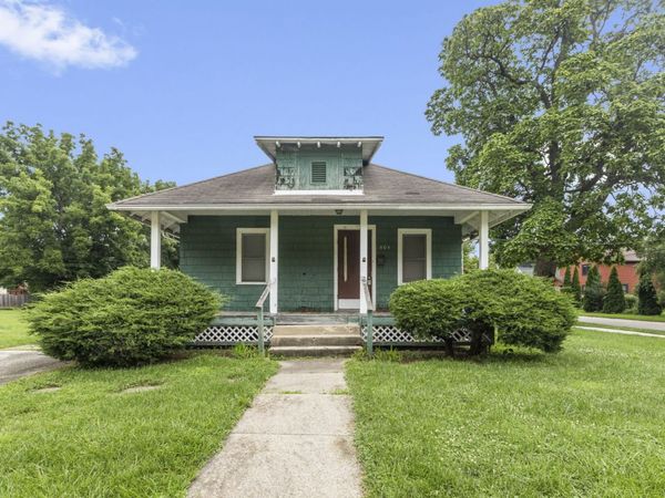 604 N Prairie Street , Batavia, IL 60510