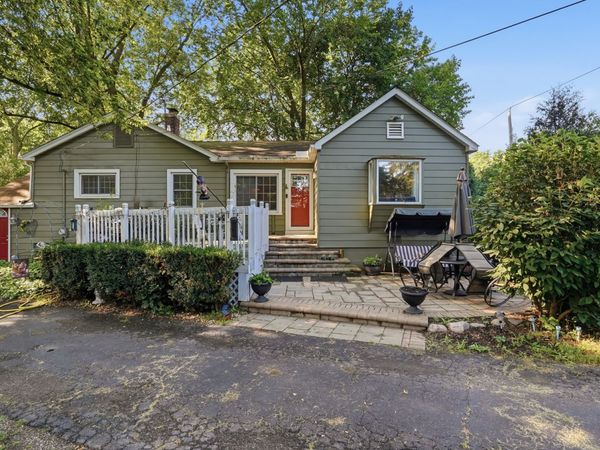 937 Elsie Avenue , Gurnee, IL 60031